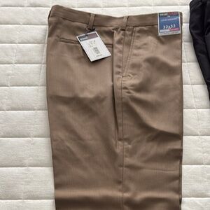 Roundtree and Yourke Smart Travel Pants (Tan)